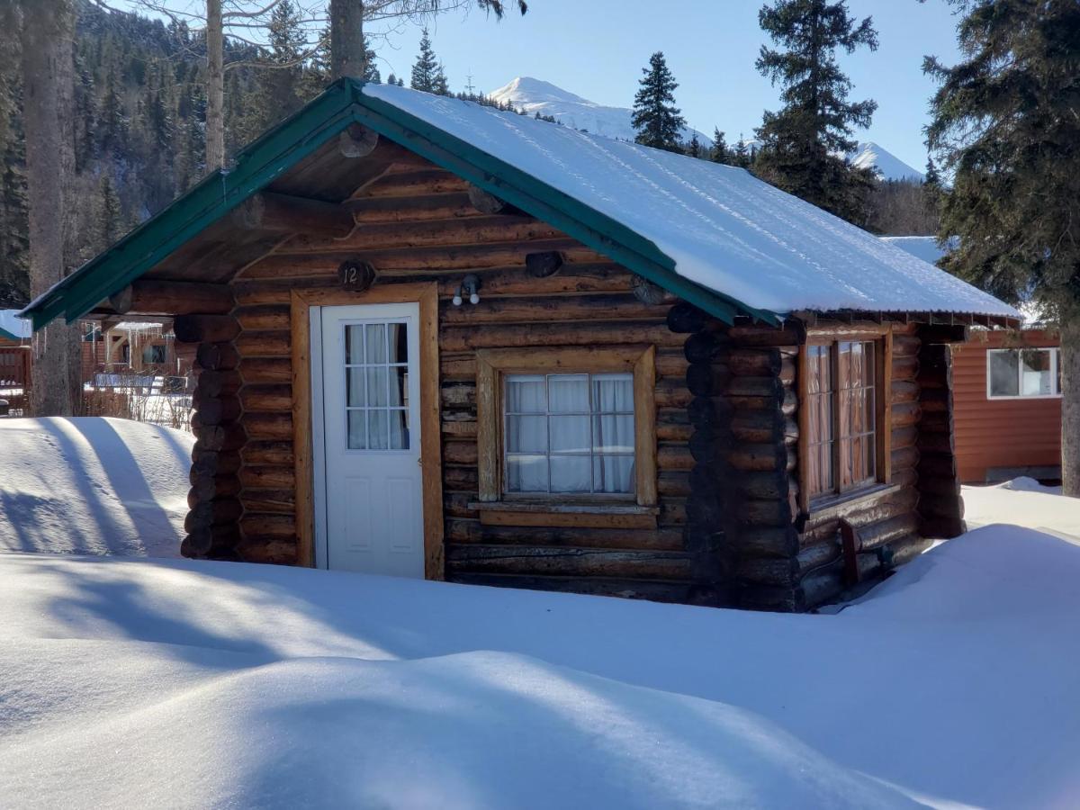 Gwin'S Lodge & Roadhouse Cooper Landing Exterior foto